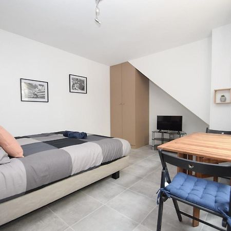 TOP studio refait à neuf aux porte de Paris proche RERMétro Vincennes Esterno foto