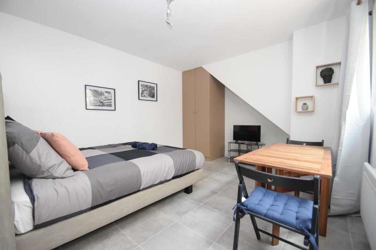 TOP studio refait à neuf aux porte de Paris proche RERMétro Vincennes Esterno foto